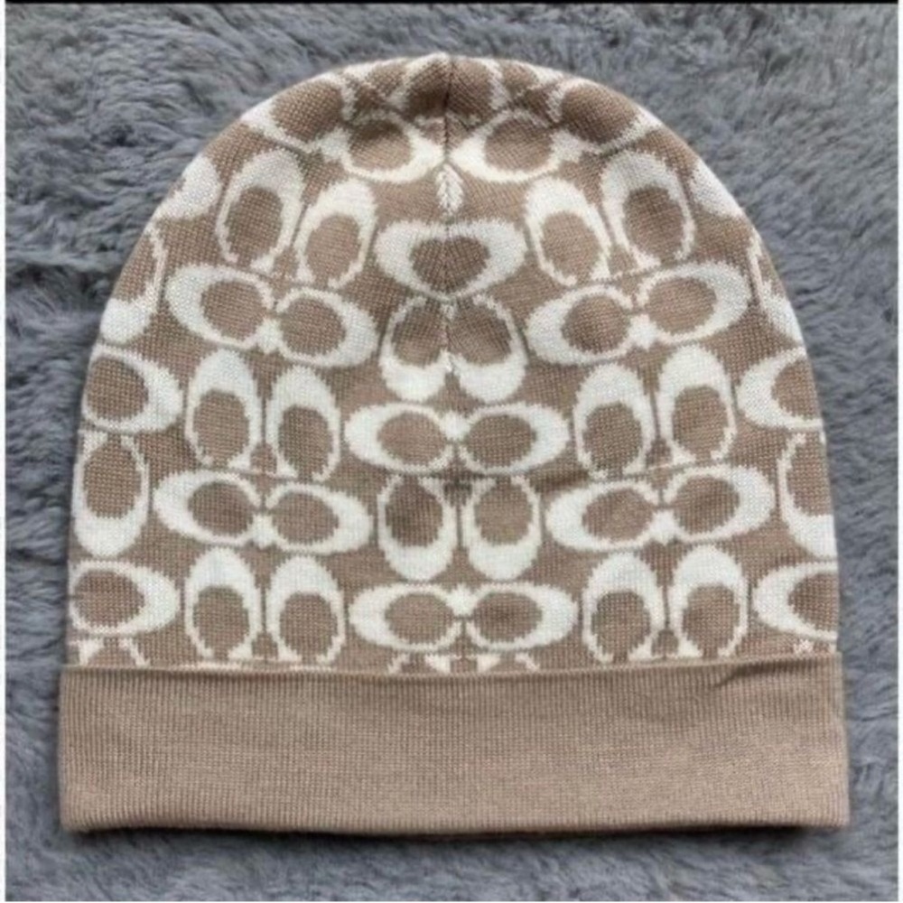 Coach tan and cream signature C Beanie